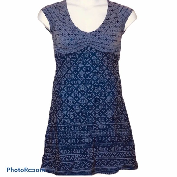 Athleta Dresses & Skirts - Athleta empire waist cap sleeve dress